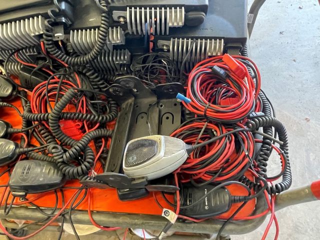 828897-4 Comm radio with accessories Motorola GM360 10pcs