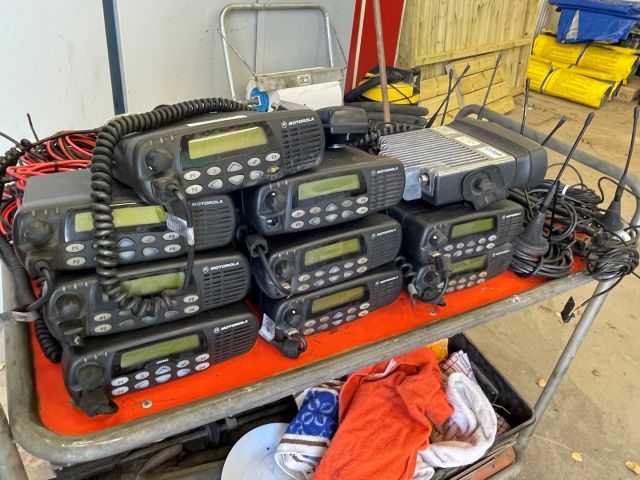 828897-13 Comm radio with accessories Motorola GM360 10pcs