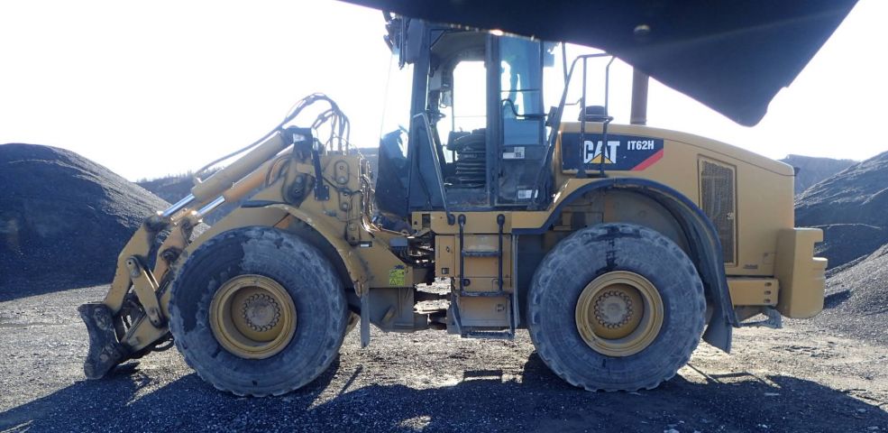 751915-7 Cat IT62H loader