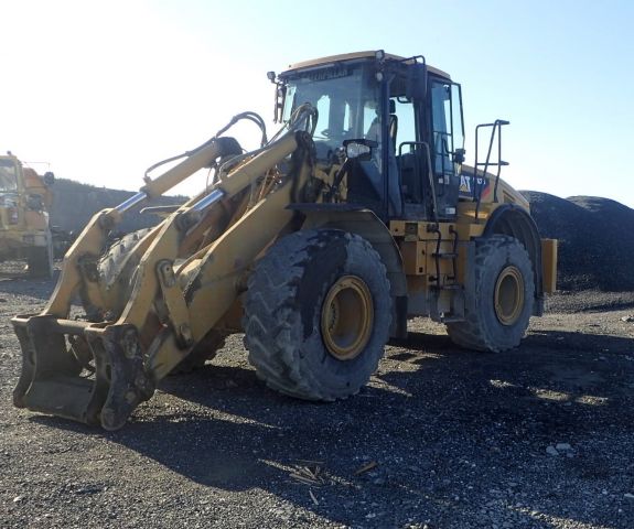 751915-8 Cat IT62H loader