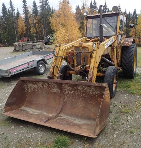 751924-3 Traktorgrävare Volvo GM410