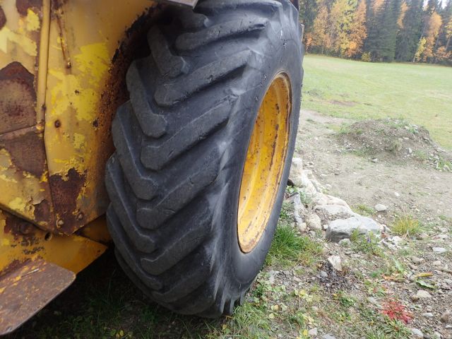 751924-6 Traktorgrävare Volvo GM410