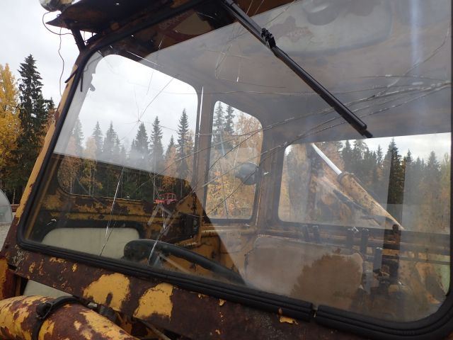 751924-9 Traktorgrävare Volvo GM410