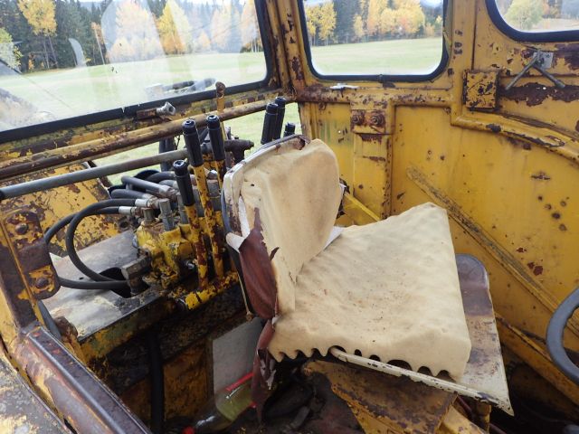 751924-19 Traktorgrävare Volvo GM410