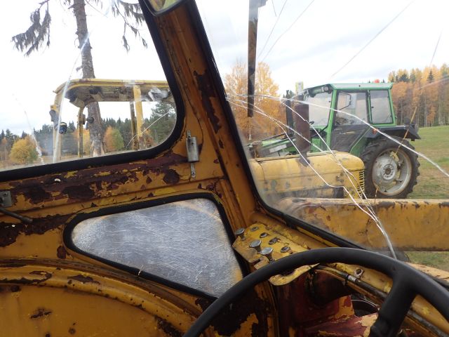 751924-22 Traktorgrävare Volvo GM410