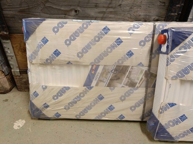 825753-3 Two waterborne elements Korado Radik VKU Type 21 (400x900mm)