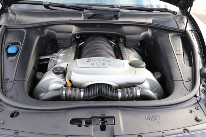 840852-25 Porsche Cayenne Turbo TipTronic S, 450hp, 2005