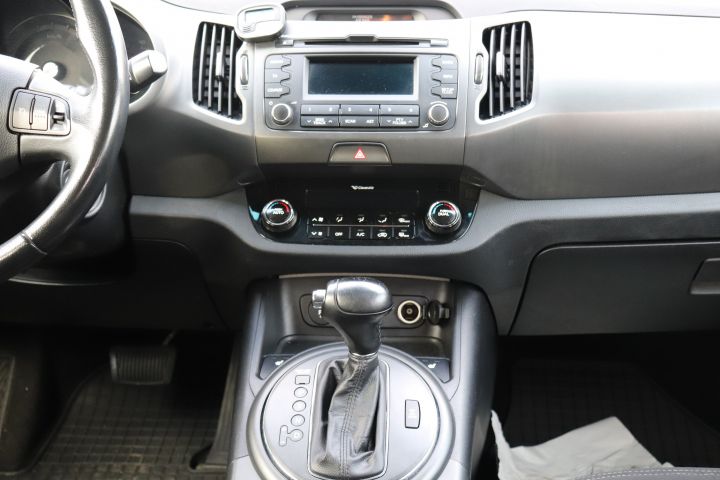 840853-10 Kia Sportage 2.0 CRDi AWD Automatic, 184hp, 2013 (17788mil)