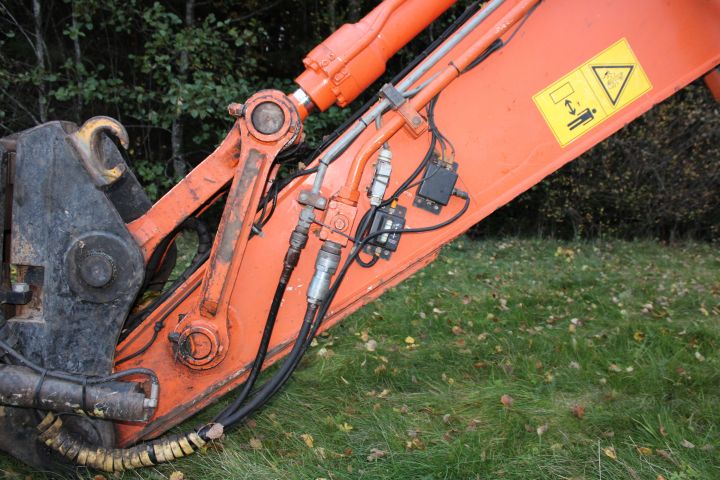 759111-40 Track excavator Hitachi ZX210 (14704h) -06