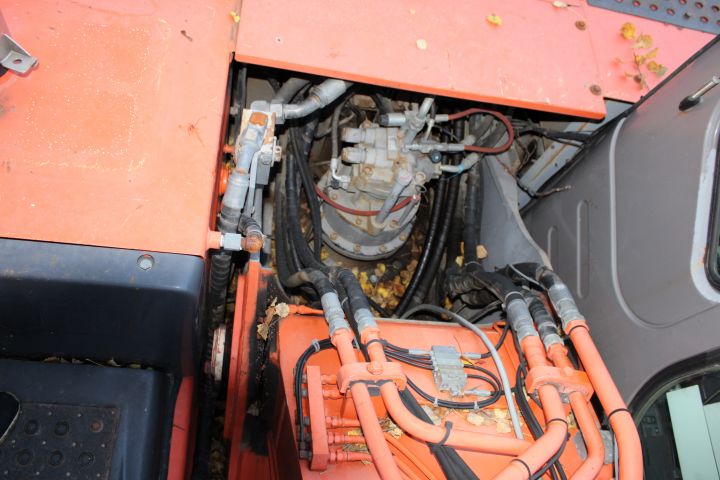 759111-45 Track excavator Hitachi ZX210 (14704h) -06