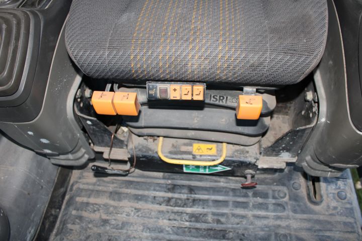 759111-68 Track excavator Hitachi ZX210 (14704h) -06