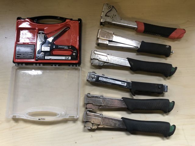 841143-1 6 Staplers & 1st Stapler