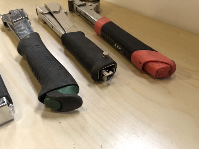 841143-6 6 Staplers & 1st Stapler
