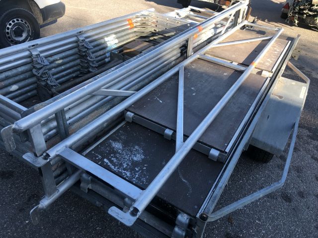 841205-6 Party with Ram scaffolding