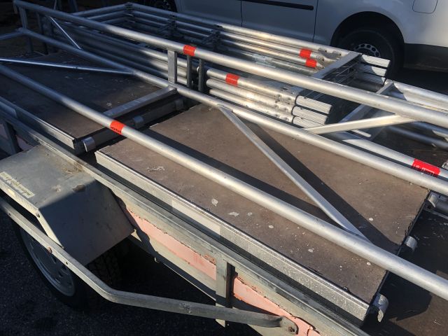 841205-10 Party with Ram scaffolding