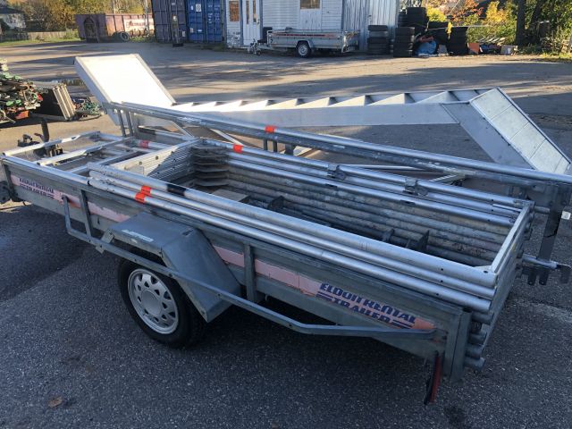 841205-1 Party with Ram scaffolding