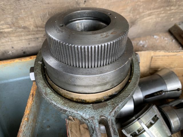 824275-2 Sleeve chuck with many sleeves