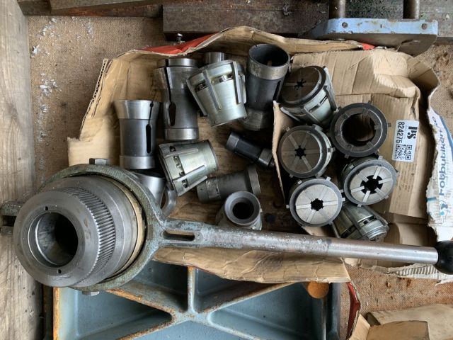 824275-1 Sleeve chuck with many sleeves