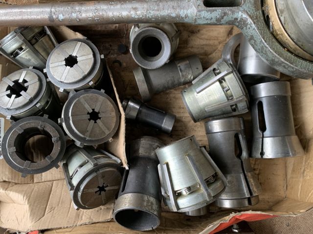 824275-3 Sleeve chuck with many sleeves