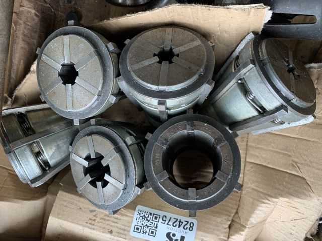 824275-4 Sleeve chuck with many sleeves