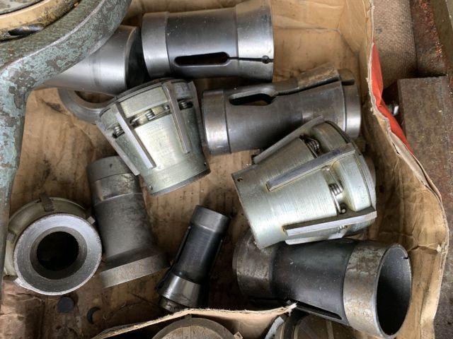 824275-5 Sleeve chuck with many sleeves