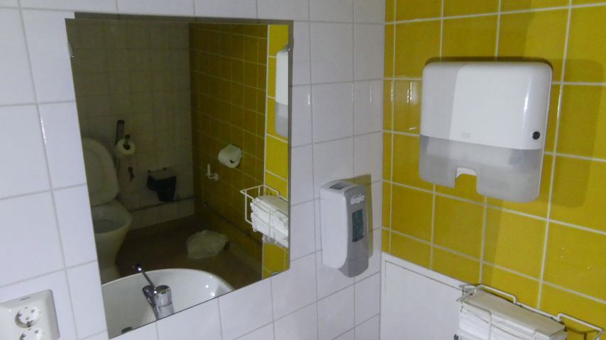836124-3 Handikapptoalett