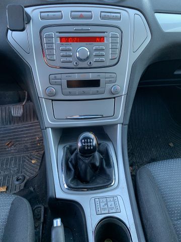 809360-24 Ford Mondeo Kombi 2.0 TDCi -2008 (140hp, 323585km)