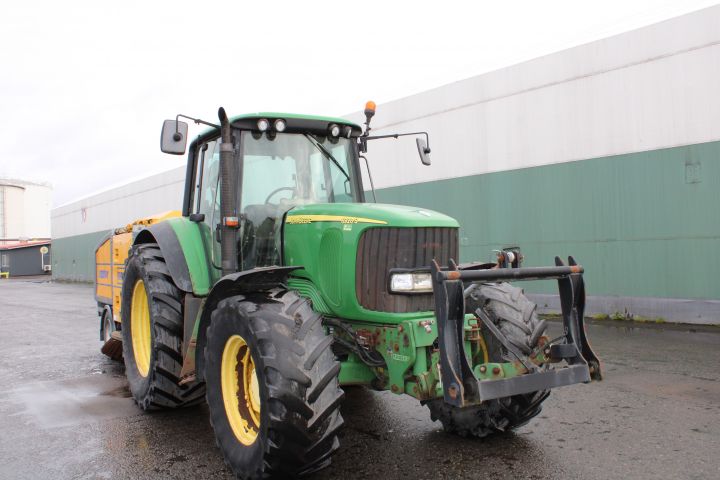 830830-1 Tractor John deere 6920S Premium Year: 2005 + Sweeper Broddway Wasa 300