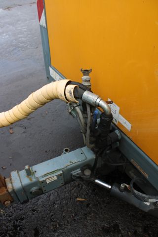 830830-16 Tractor John deere 6920S Premium Year: 2005 + Sweeper Broddway Wasa 300