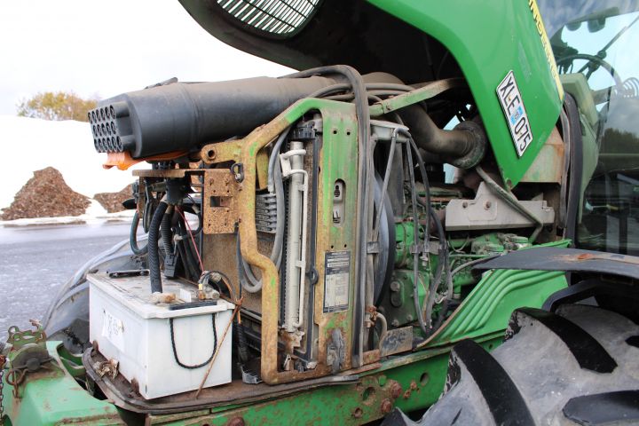 830830-18 Tractor John deere 6920S Premium Year: 2005 + Sweeper Broddway Wasa 300