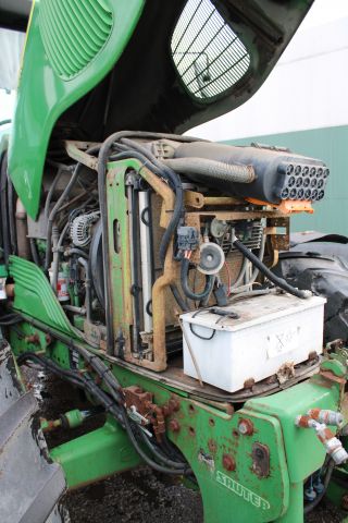 830830-20 Tractor John deere 6920S Premium Year: 2005 + Sweeper Broddway Wasa 300