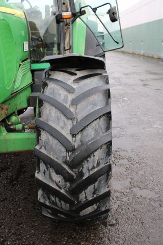 830830-30 Tractor John deere 6920S Premium Year: 2005 + Sweeper Broddway Wasa 300