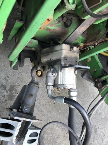 830830-31 Tractor John deere 6920S Premium Year: 2005 + Sweeper Broddway Wasa 300