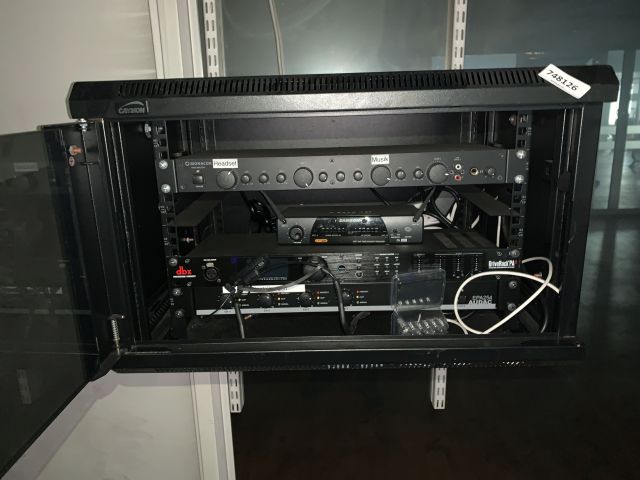 748126-1 Sound system 2