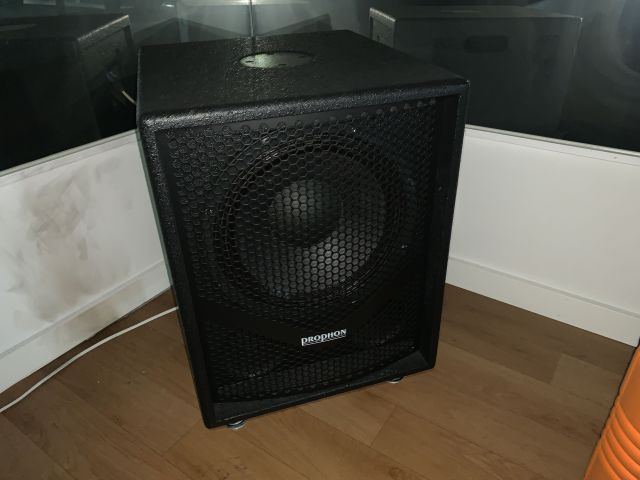 748126-7 Sound system 2