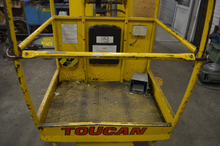 779277-8 Bomlift Grove Toucan 1010