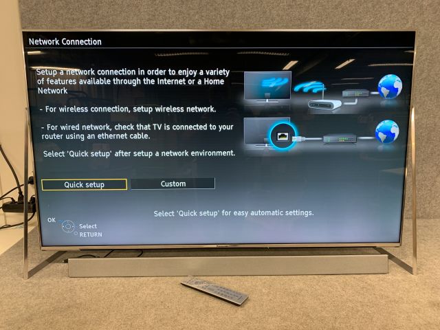 747631-4 Panasonic TX-58DX800 TV