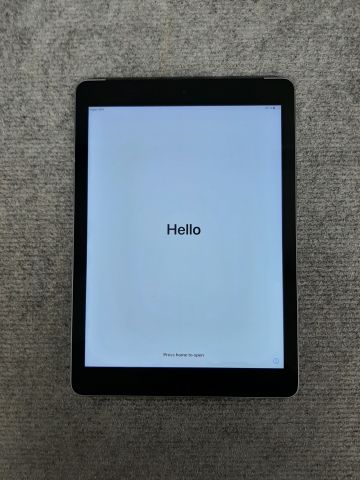746469-1 iPad 5th gen, 32GB
