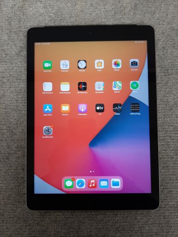 746469-2 iPad 5th gen, 32GB