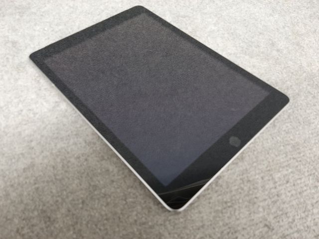 746469-4 iPad 5th gen, 32GB