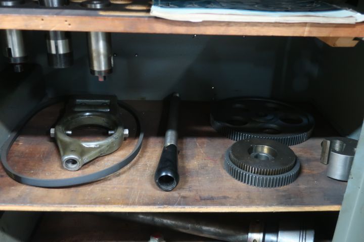 832967-29 Lathe, Weiler Matador model W, with various accessories