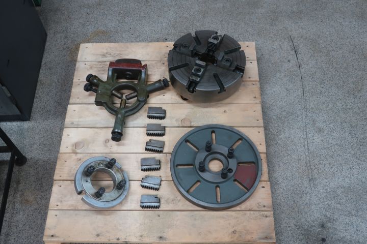 832967-40 Lathe, Weiler Matador model W, with various accessories