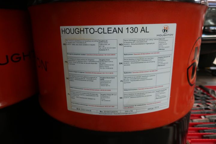 832982-2 2 barrels Houghton-Clean 130 AL, metal wash, up to about 400L