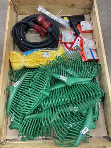 843605-1 Motor cabal 32A, lifting strap and rakes etc.