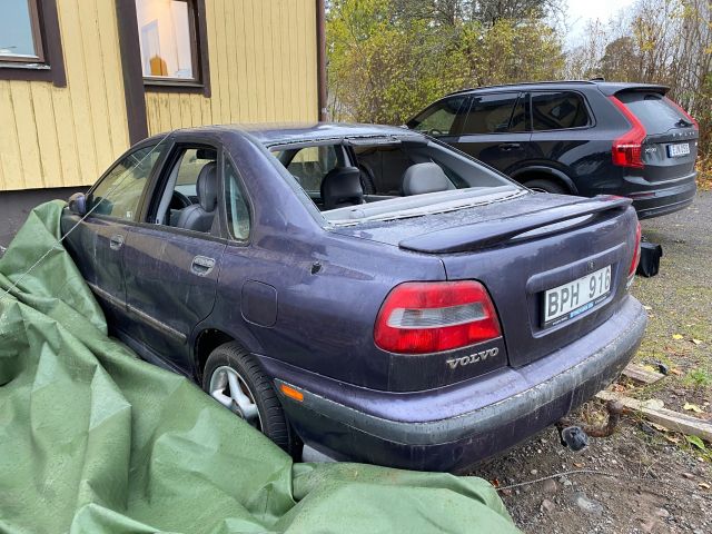 844041-3 Volvo S40, 1996, 138 hp, Renovation object