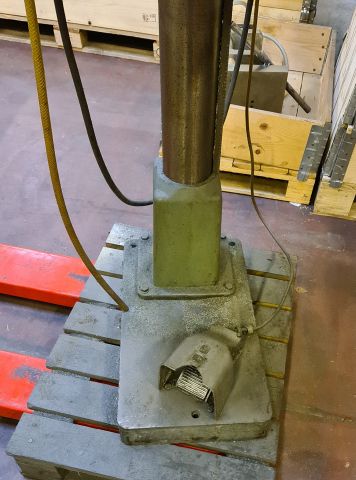 837326-12 IXION Column drilling machine with thread BS 23 GL