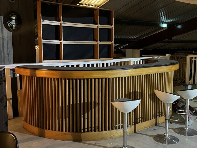 838848-2 Wooden bar counter, 3 chairs, back shelf