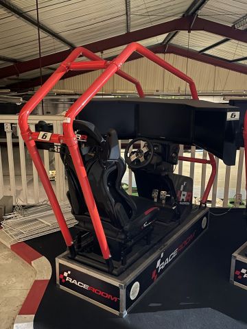 838849-1 RaceRoom car simulator