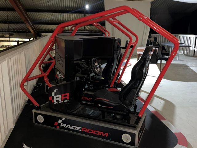 838849-2 RaceRoom car simulator