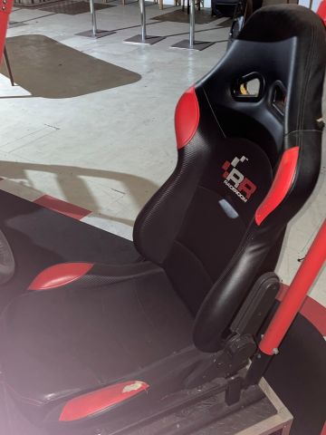 838849-5 RaceRoom car simulator